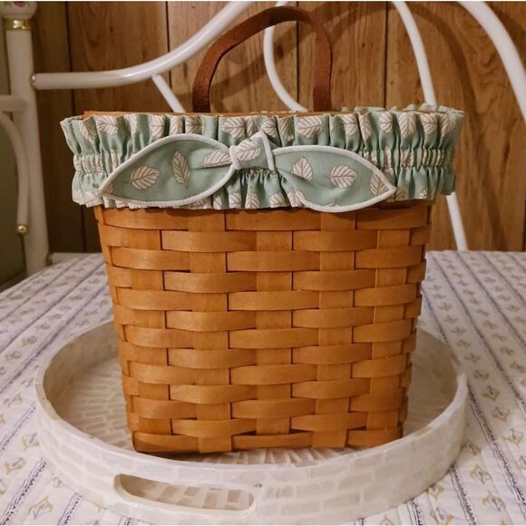 Longaberger Other - 1996 Longaberger Tall Key Basket with Green Leaf Patterned Garter - NEW